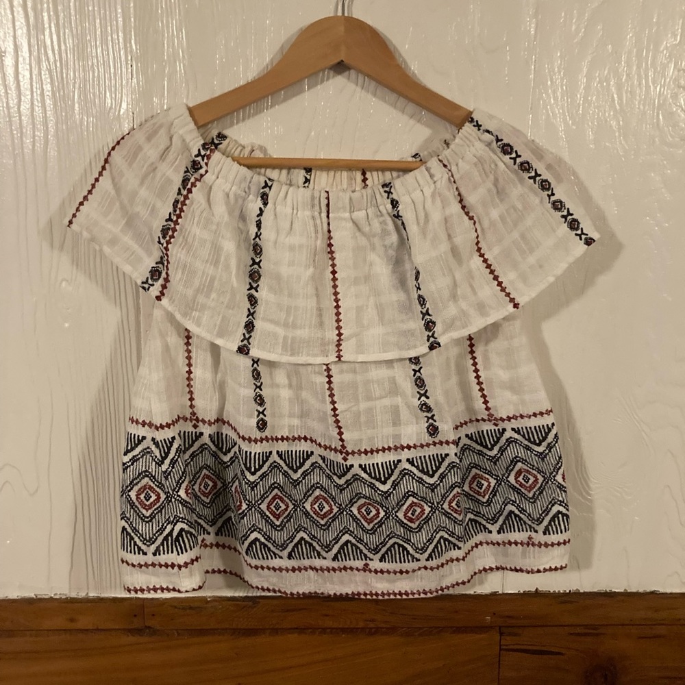 Patterned top